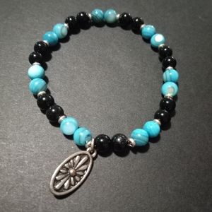 River Shell & Onyx Beaded Bracelet